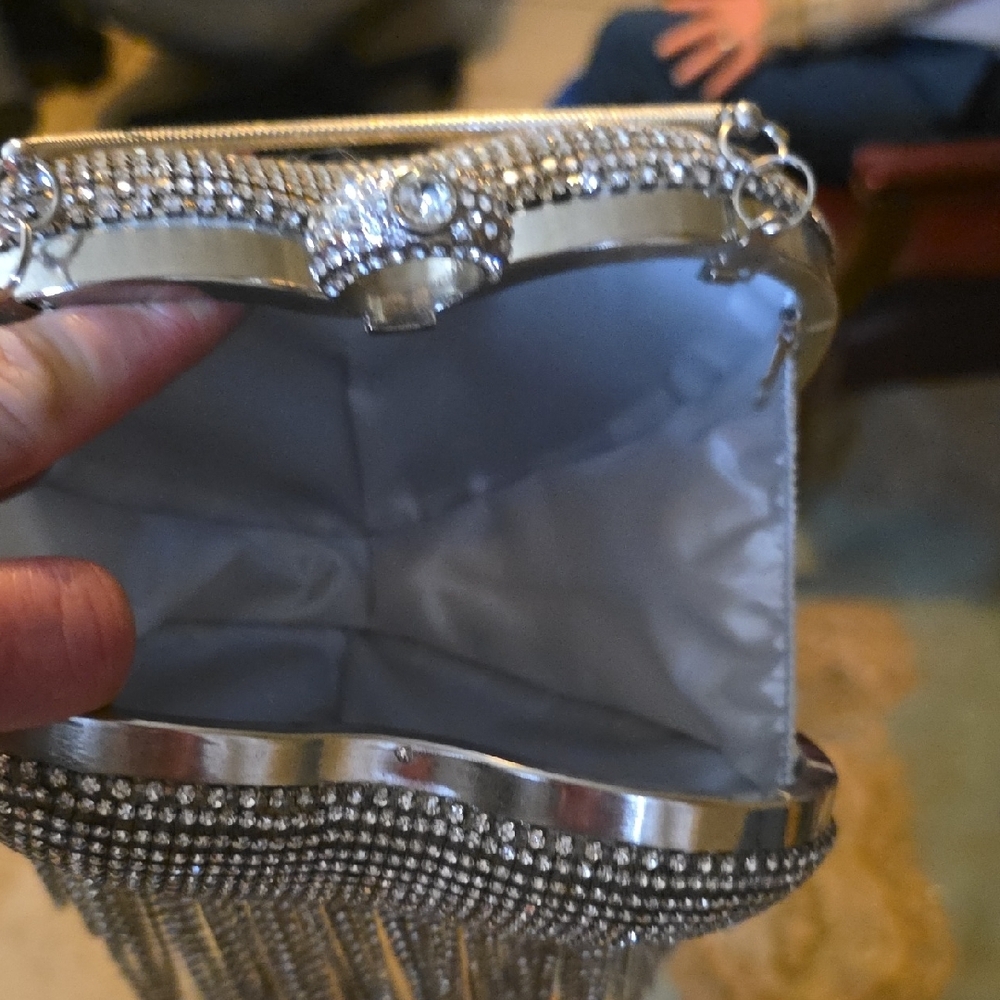 Silver Heart-Shaped Rhinestone Handbag - Picture 7 of 10